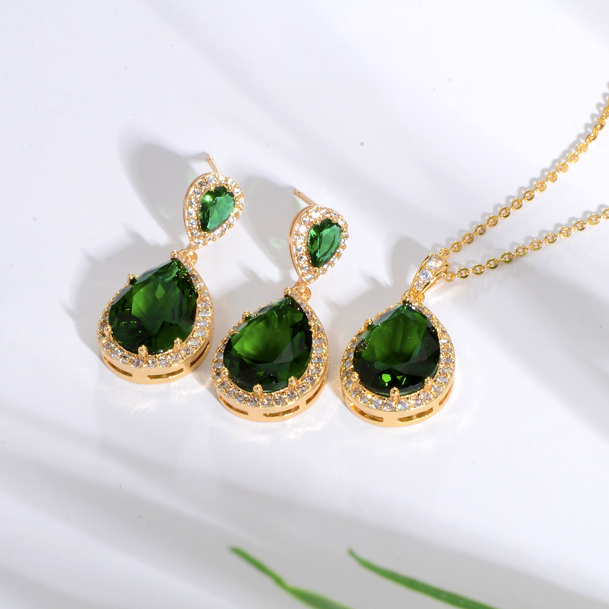 Bright Big Zircon Water Drops Necklace Eardrops Jewelry- Simple & Graceful