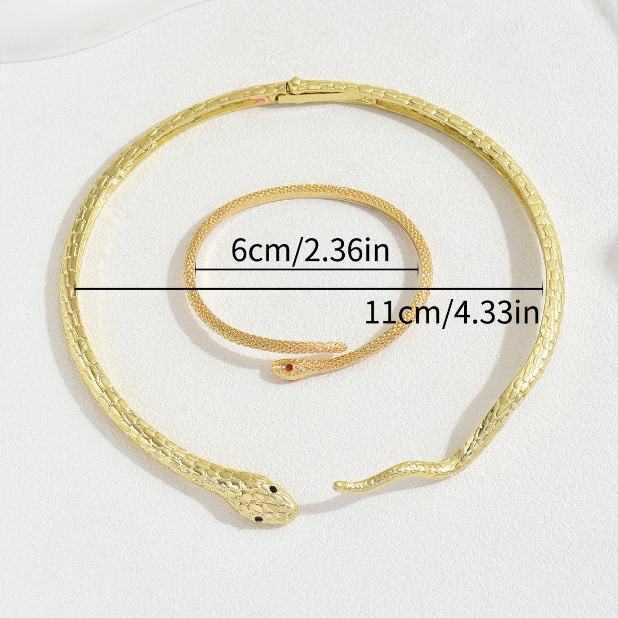 Snake-Inspired Women's Necklace & Bracelet Set – Unique & Stylish Design