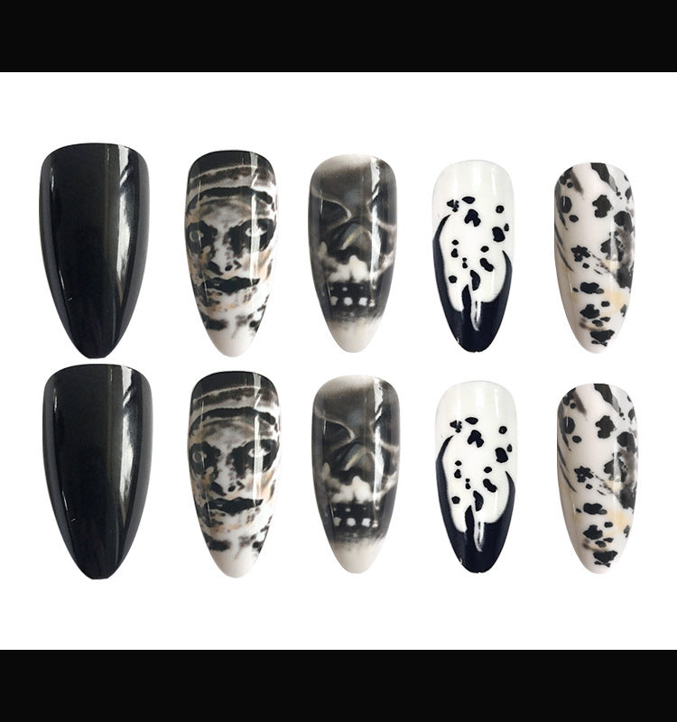 Spooky Skull Nails