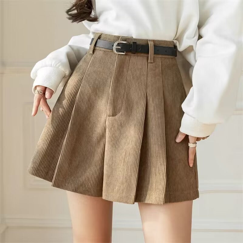 Women's Corduroy Pleated Wide-Leg Shorts