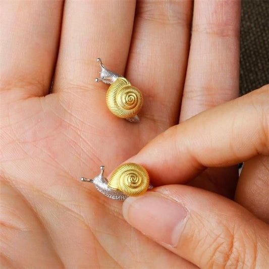 Snail Stud Earrings – Cute & Quirky One-Pair Design