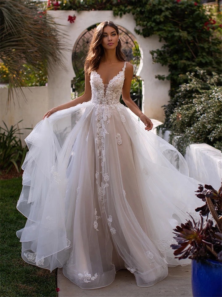 New Slim And Deep V Light Wedding Dress
