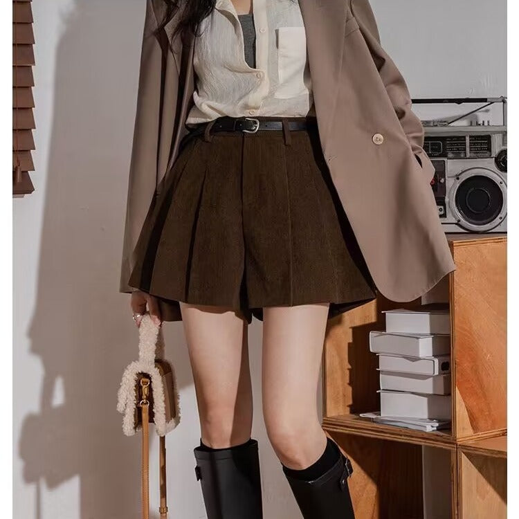 Women's Corduroy Pleated Wide-Leg Shorts