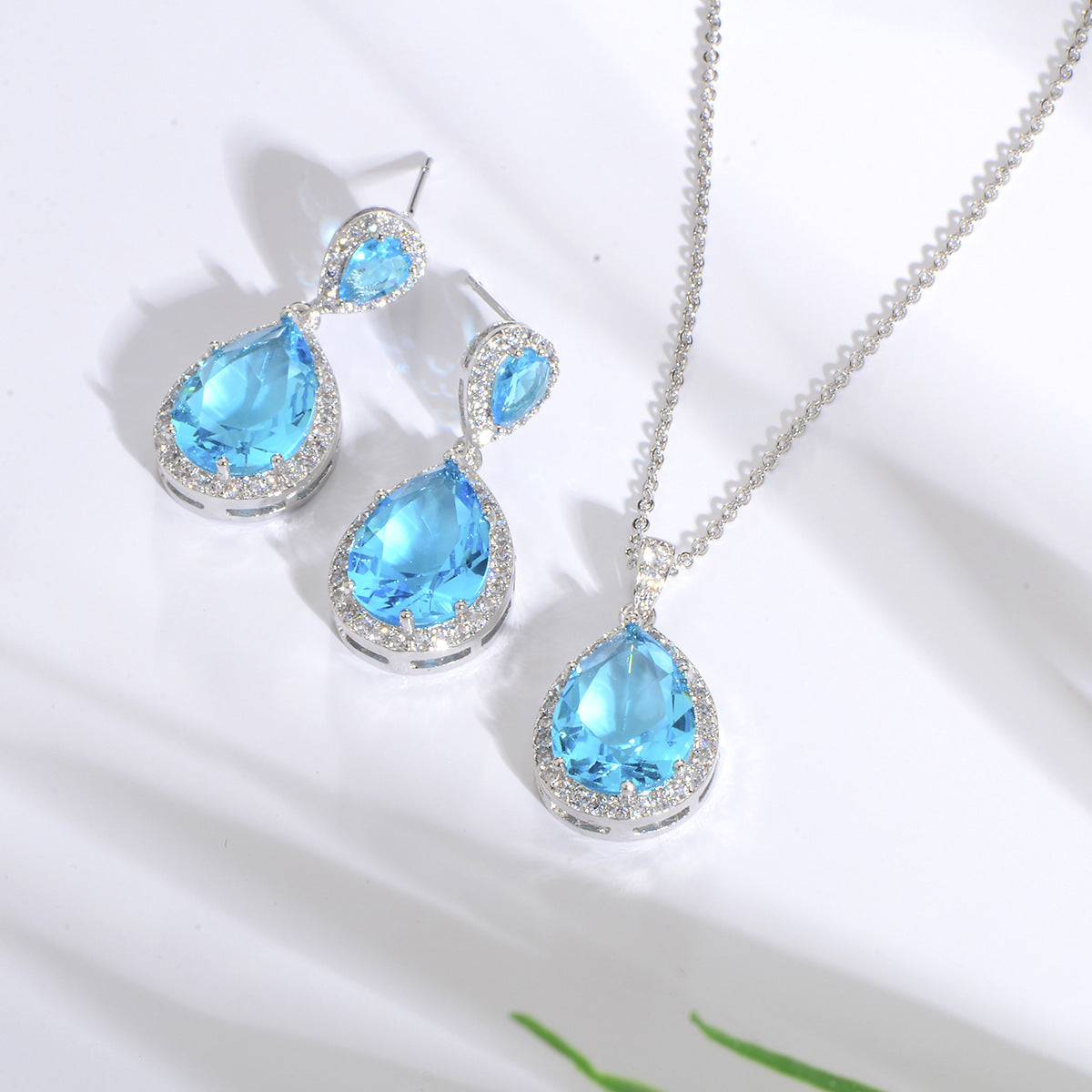 Bright Big Zircon Water Drops Necklace Eardrops Jewelry- Simple & Graceful