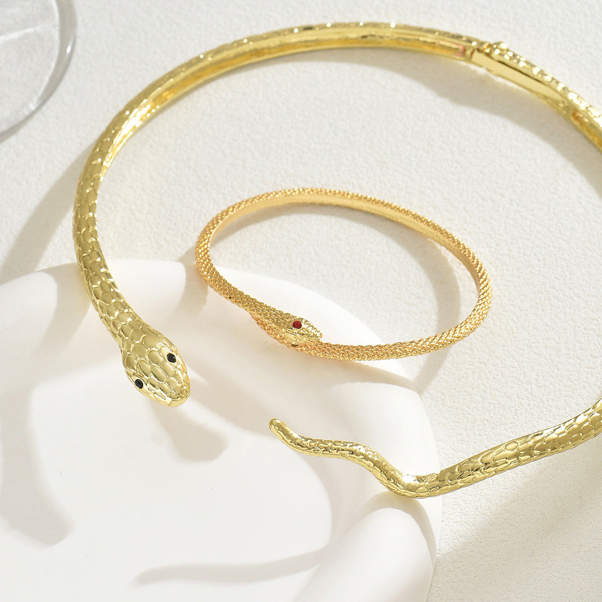 Snake-Inspired Women's Necklace & Bracelet Set – Unique & Stylish Design
