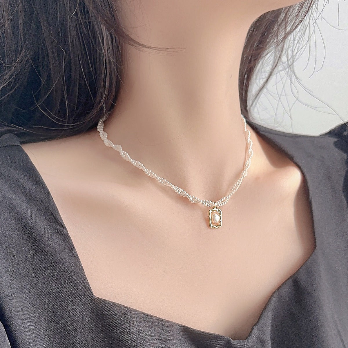 Double Layer Rice Bead Clavicle Necklace – Elegant Minimalist Style