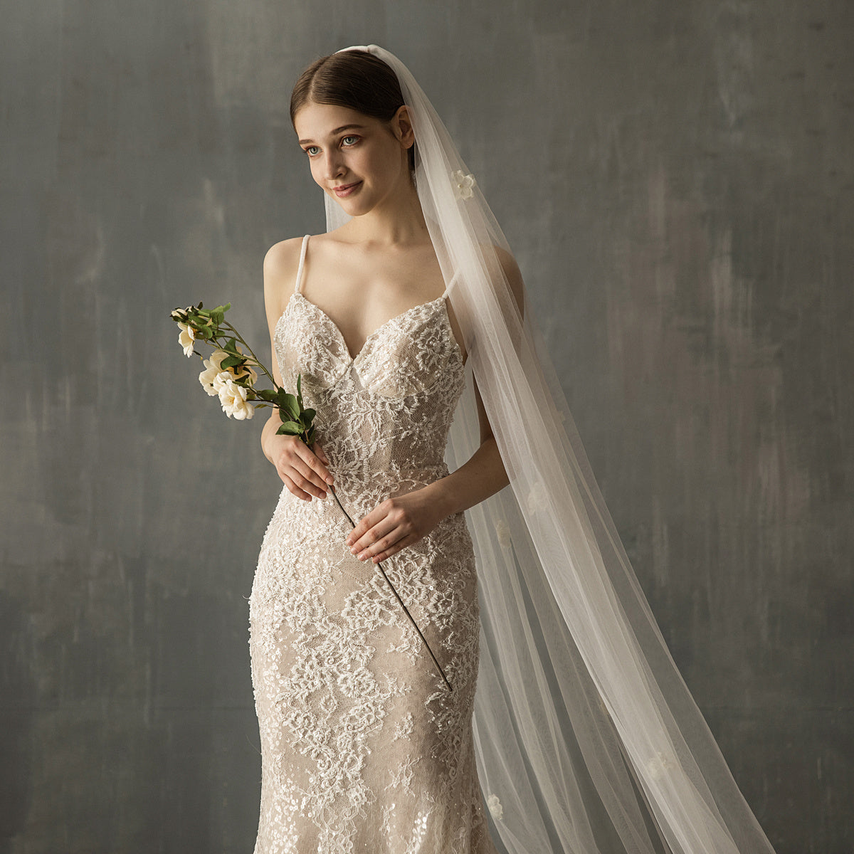 Pearl Tulle Long Tail Wedding Veil